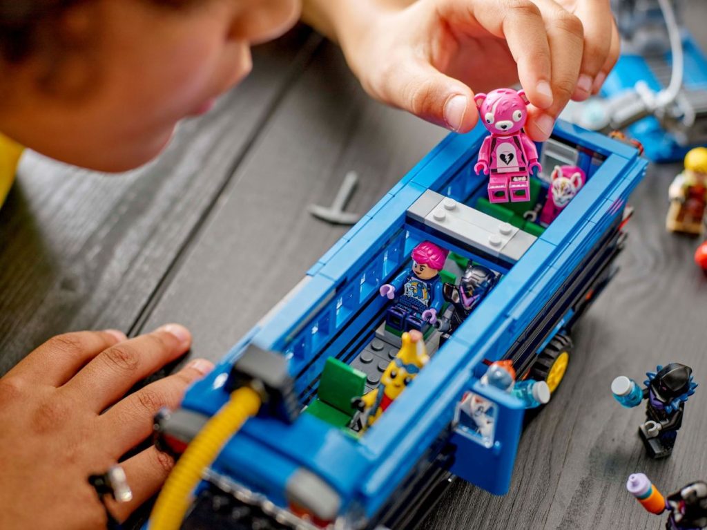 LEGO Fortnite Sets offiziell vorgestellt! Der Battle Bus hebt im Oktober ab!