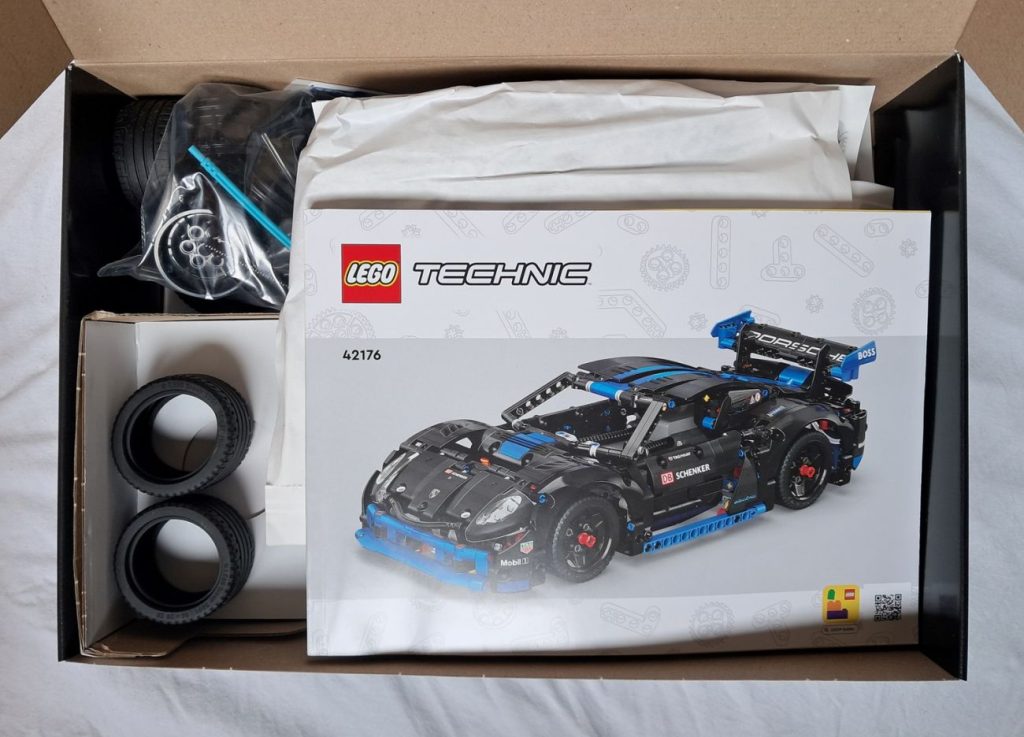 LEGO Technic 42176 Porsche GT4 e-Performance im Review