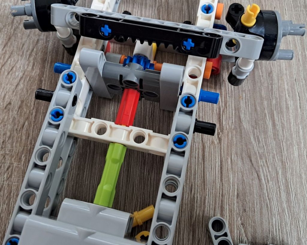 LEGO Technic 42176 Porsche GT4 e-Performance im Review