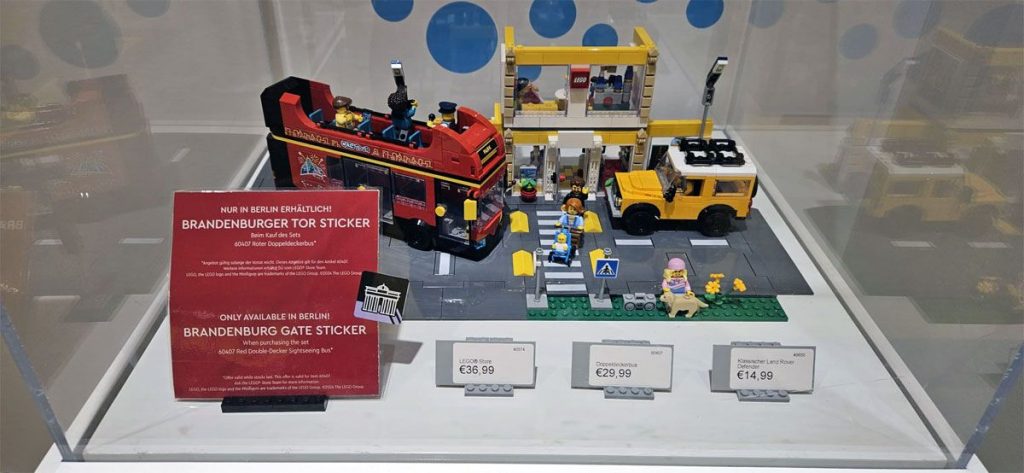 LEGO Store Berlin: Brandenburger Tor Sticker für LEGO Bus