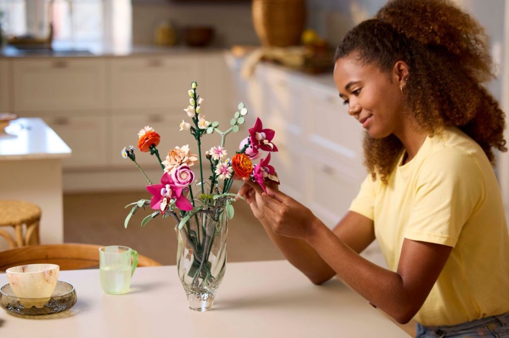 LEGO Botanicals Neuheiten für 2025 vorgestellt: Glücks-Bambus, Mini-Orchidee und Rosafarbener Blumenstrauß
