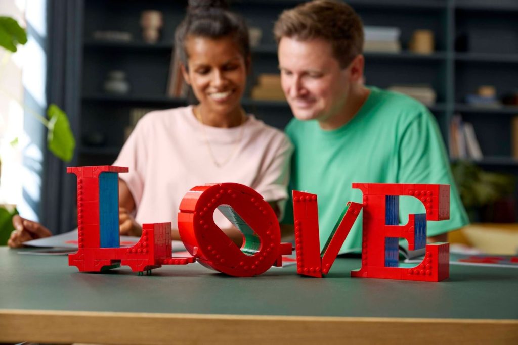 LEGO Art 31214 LOVE Skulptur offiziell vorgestellt!