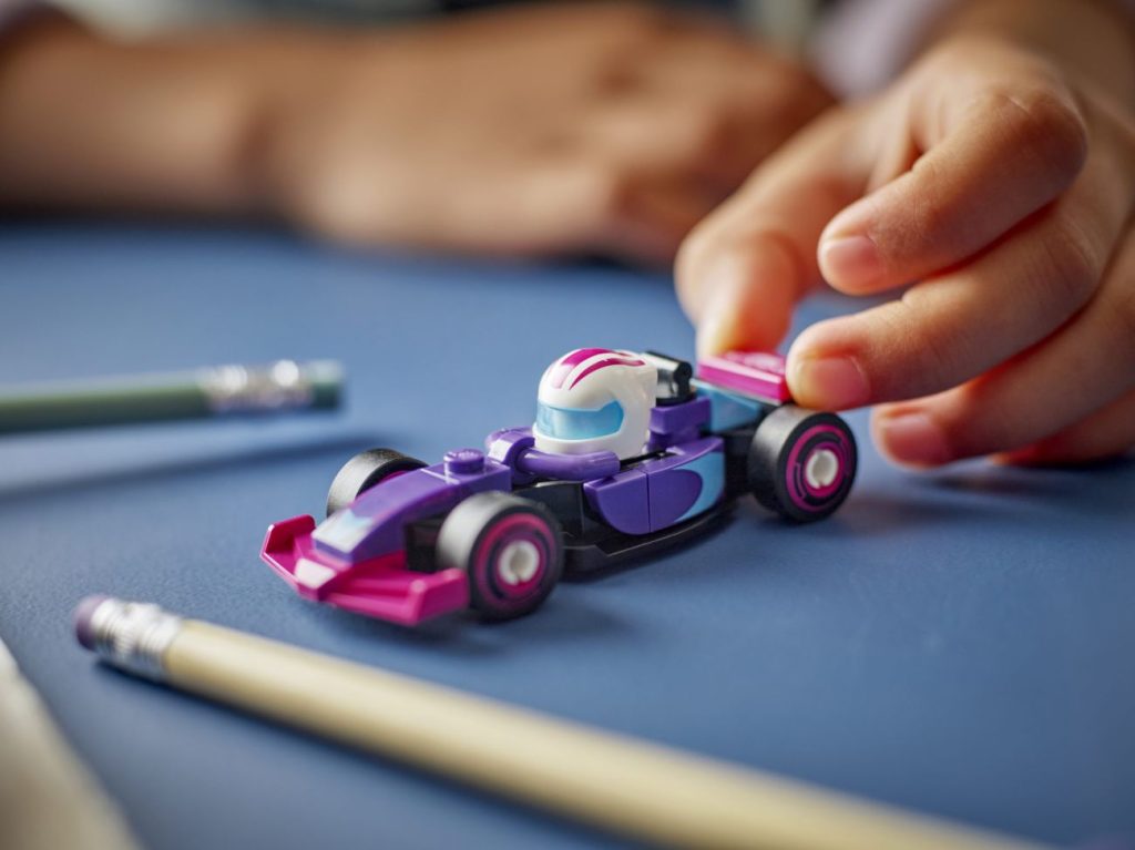 LEGO Formel 1 Minifiguren Serie erscheint im Mai 2025 mit Rennwagen