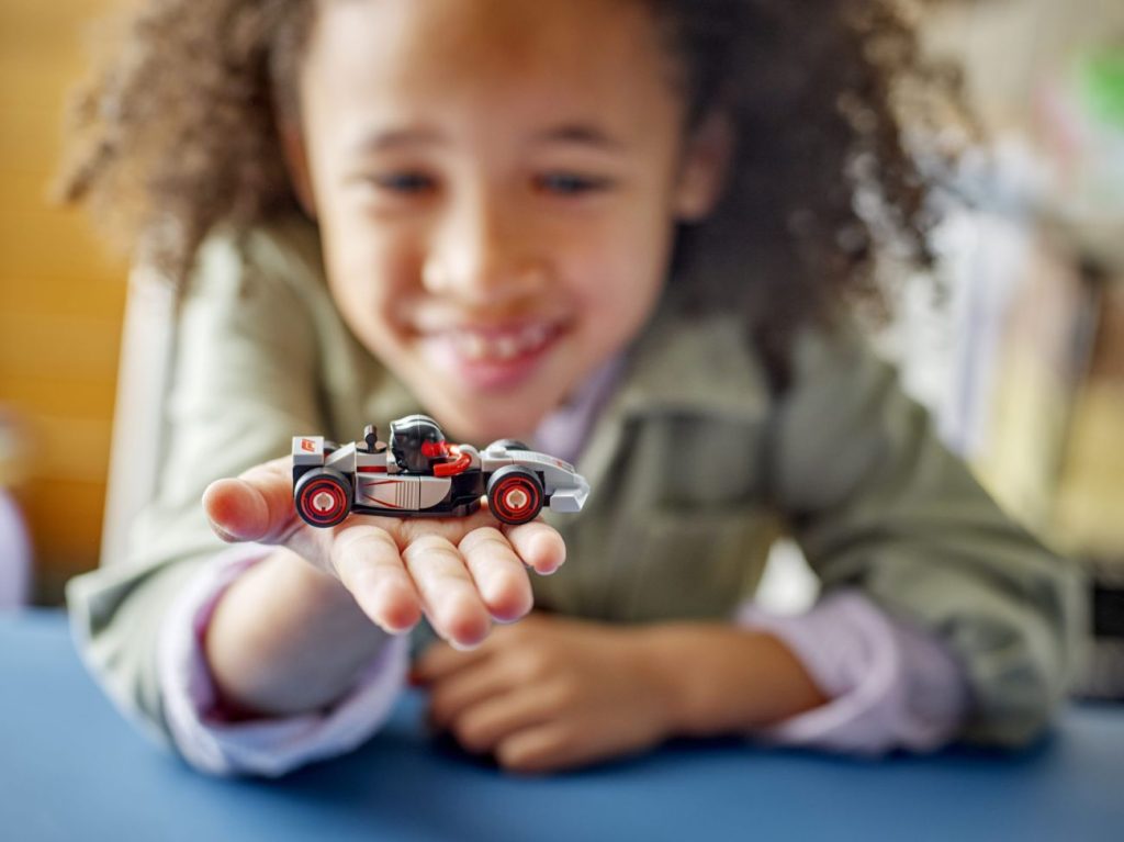 LEGO Formel 1 Minifiguren Serie erscheint im Mai 2025 mit Rennwagen