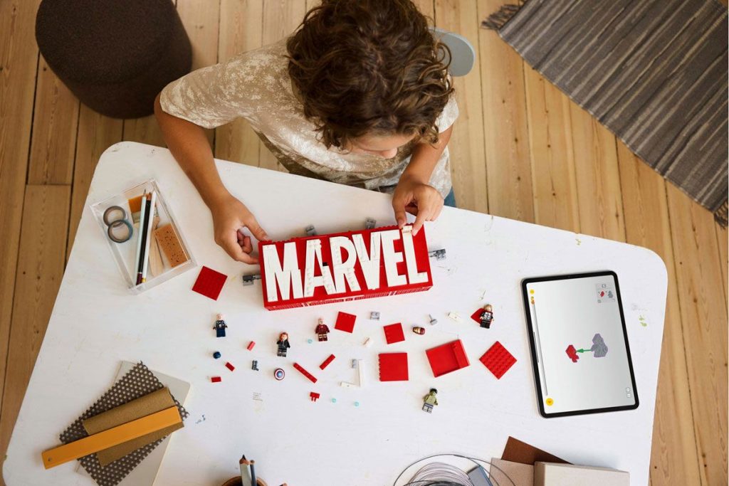 LEGO 76313 Marvel Logo: Neuheit 2025 mit offiziellen Set-Bildern