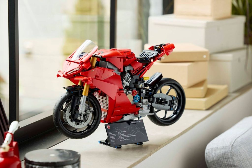 LEGO Technic 2025: Infos und Bilder zu den Neuheiten mit Ducati, Toyota Supra, Stingray & Red Bull F1