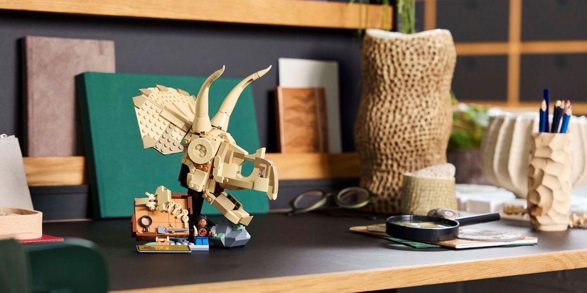 LEGO Jurassic World 2025