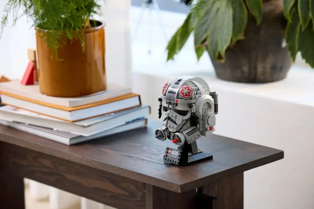LEGO Star Wars 75429 AT-AT Driver Helm offiziell vorgestellt!
