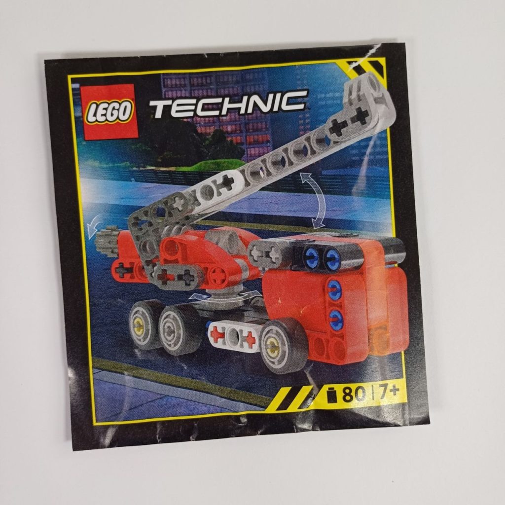 LEGO Technic Magazin 4 mit Feuerwehr-Truck und Vorschau