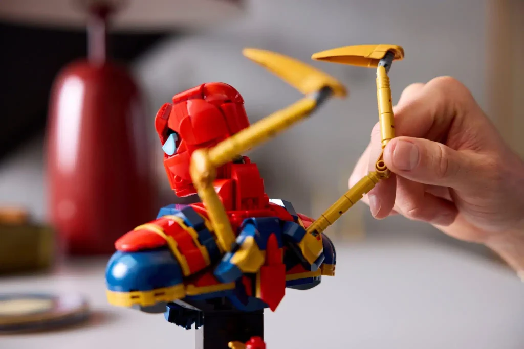 LEGO Marvel 76326 Iron Spider-Man Büste offiziell vorgestellt