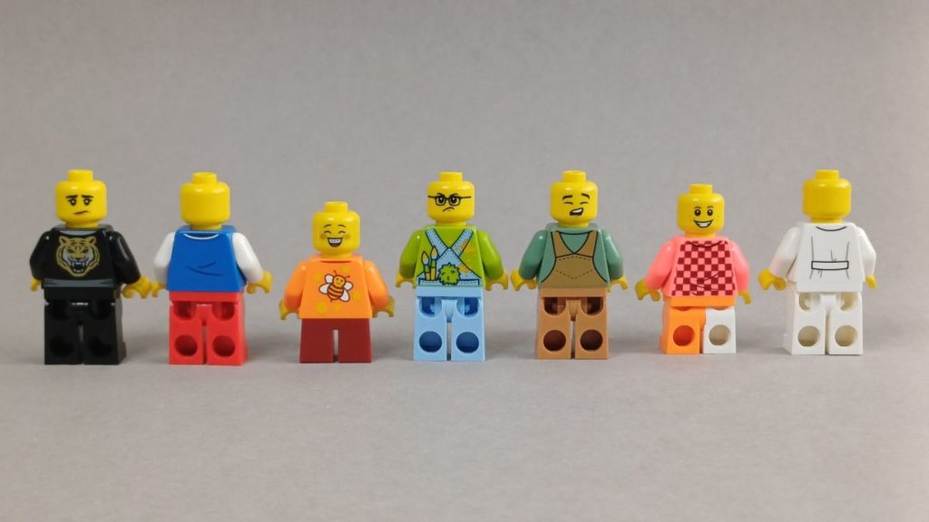 LEGO Build a Minifigure April 2025: Piratenfan, Osterhase und Kakadu