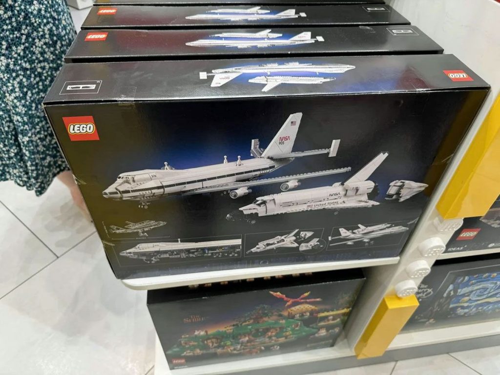 LEGO Icons 10360 Shuttle Carrier Aircraft im Store aufgetaucht