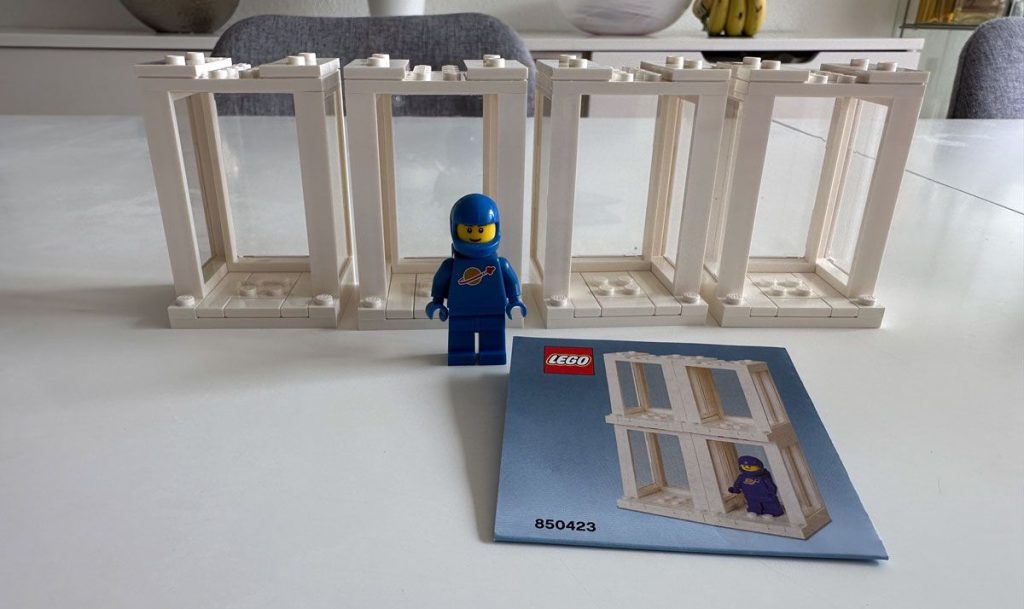 LEGO 850423 Display mit Classic Space Minifigur 