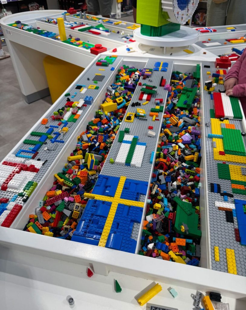 Der größte LEGO Store Europas ist im LEGOLAND Billund