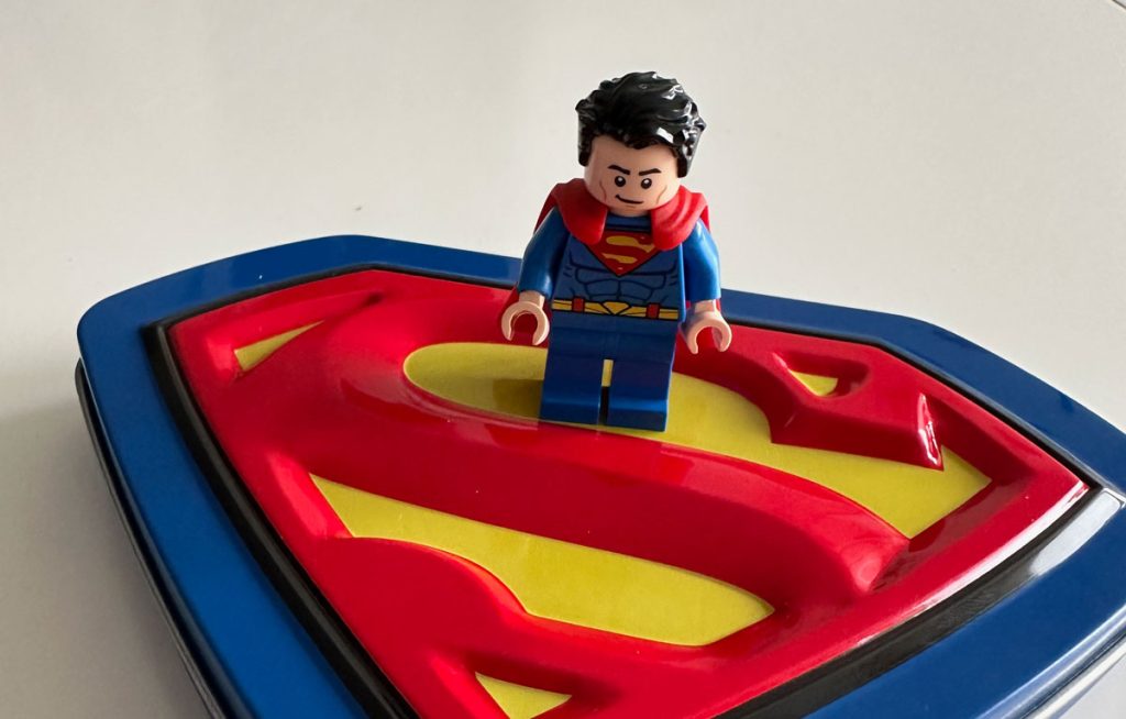 Superman Tin-Boxen im neuen LEGO Batman Magazin