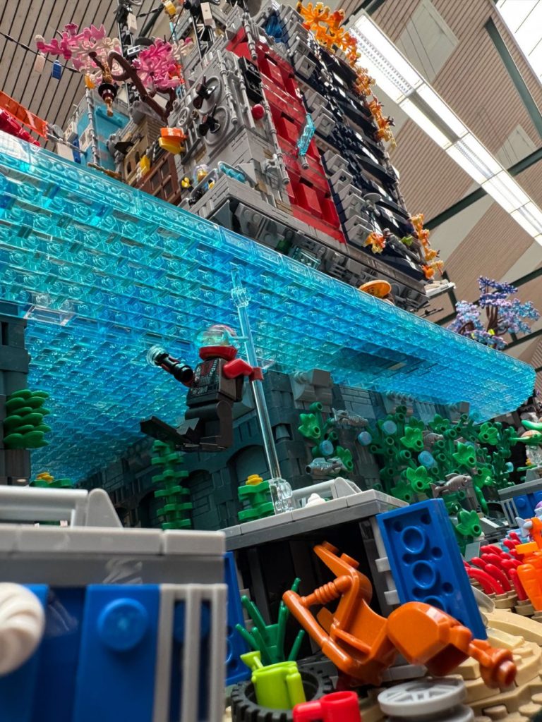 Angriff auf Mini Cyber City: MOC vom LEGO Masters Gewinner 2021