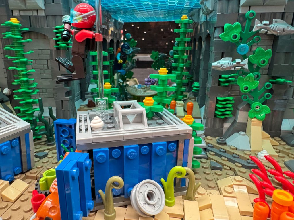 Angriff auf Mini Cyber City: MOC vom LEGO Masters Gewinner 2021