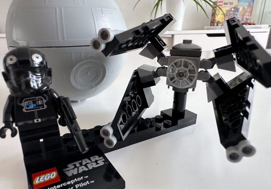 LEGO Star Wars 9676 Death Star mit Tie Fighter Pilot im Review