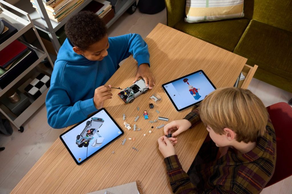 LEGO Speed Champions 77256 Zeitmaschine aus Zurück in die Zukunft offiziell vorgestellt!
