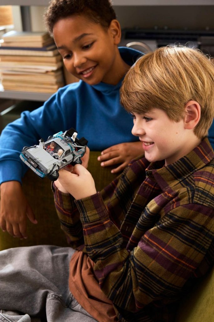LEGO Speed Champions 77256 Zeitmaschine aus Zurück in die Zukunft offiziell vorgestellt!