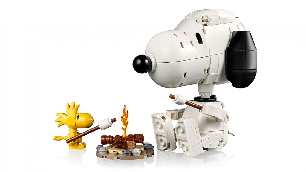 LEGO Ideas 21368 Peanuts Snoopy's Doghouse