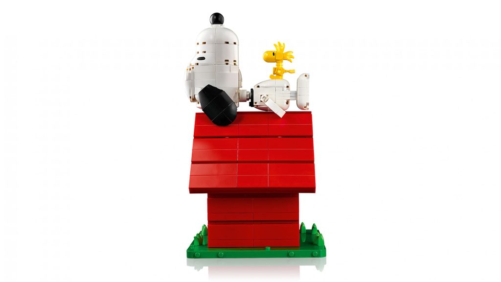 LEGO Ideas 21368 Peanuts Snoopy's Doghouse