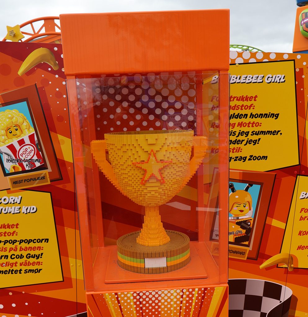 Minifigure Speedway: Neue Duell-Achterbahn im LEGOLAND Billund