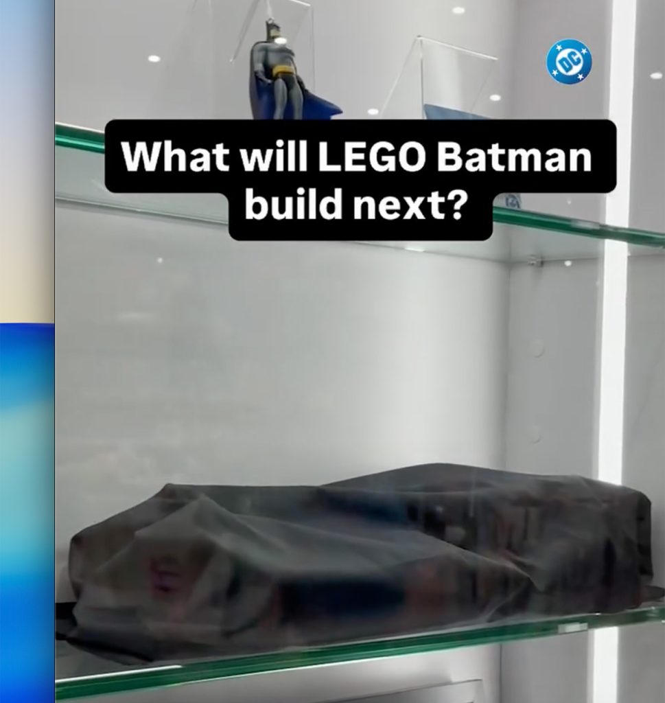 Batmobil Teaser Instagram SDCC