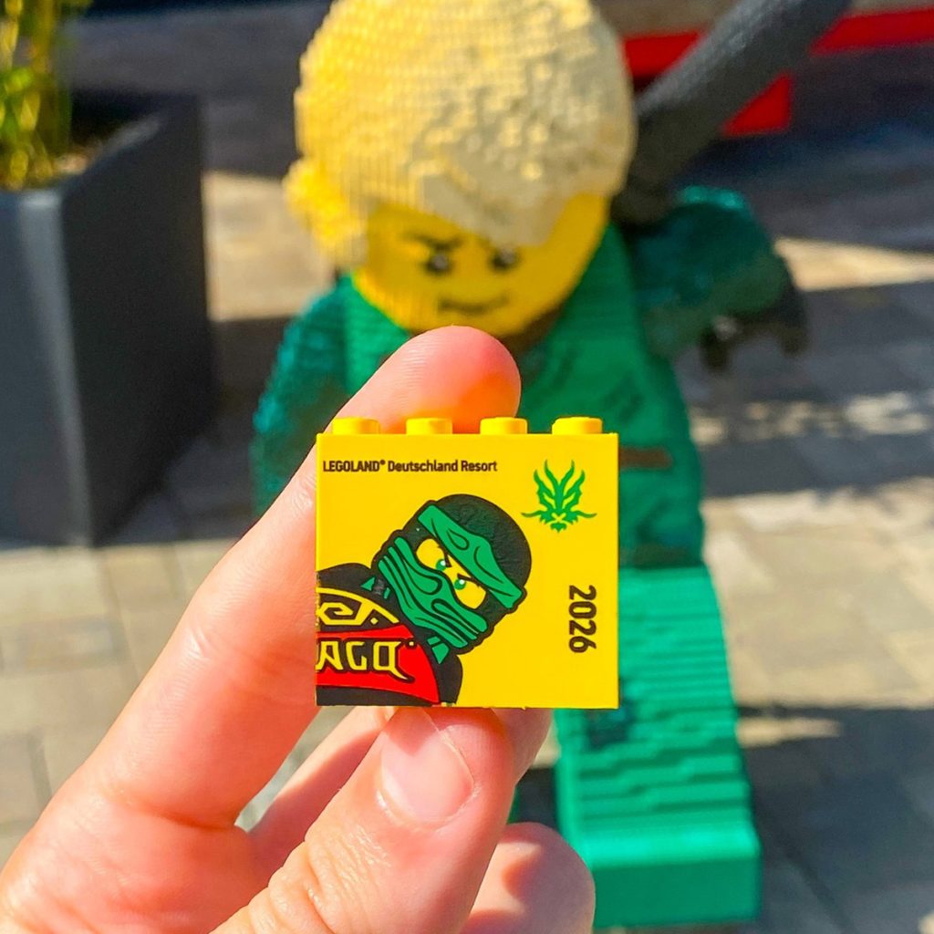 LEGO Ninjago Sammelstein zum Jubiläum im LEGOLAND Deutschland